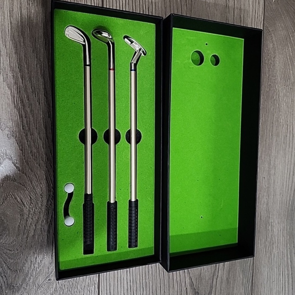 Mini Golf Desktop Game, 3 Gel Pens, Green